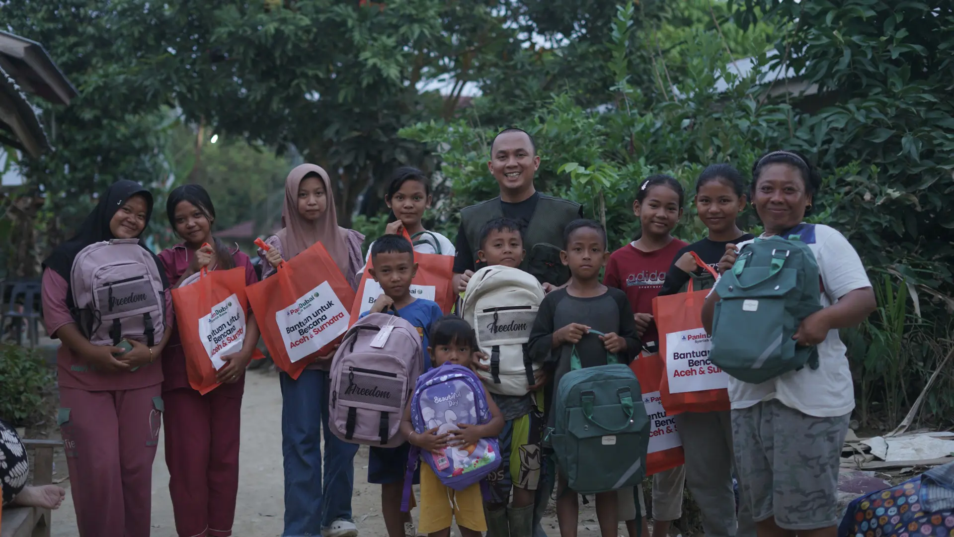 Perlengkapan Sekolah